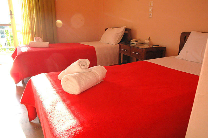 Koukouri Suites Areópoli Chambre photo